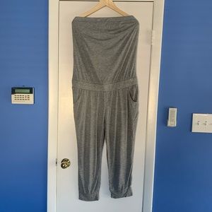 Sleeveless joggers-style jumpsuit